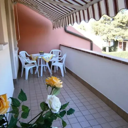 Azzurro Apartment *